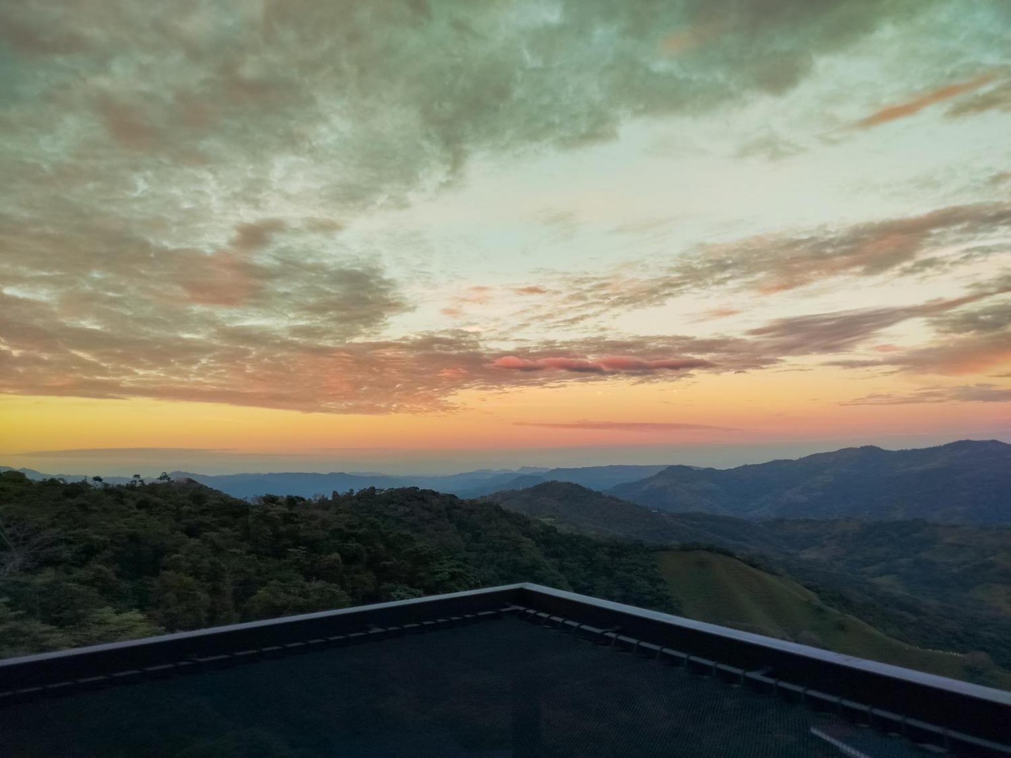 Hideaway 3 - Breakfast Included & Mountain View *